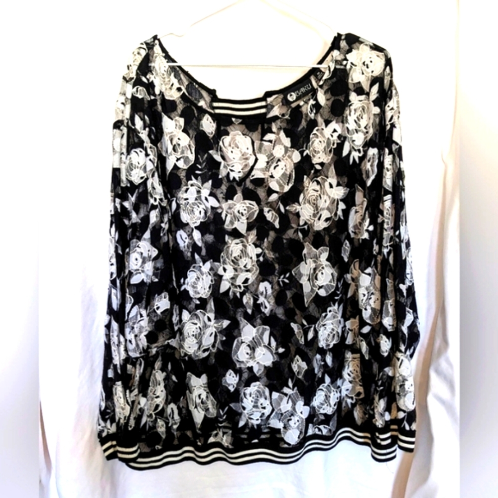 Women's Baku Top| Sheer Black & White Lace Roses | Scoop neck Size 3X‎